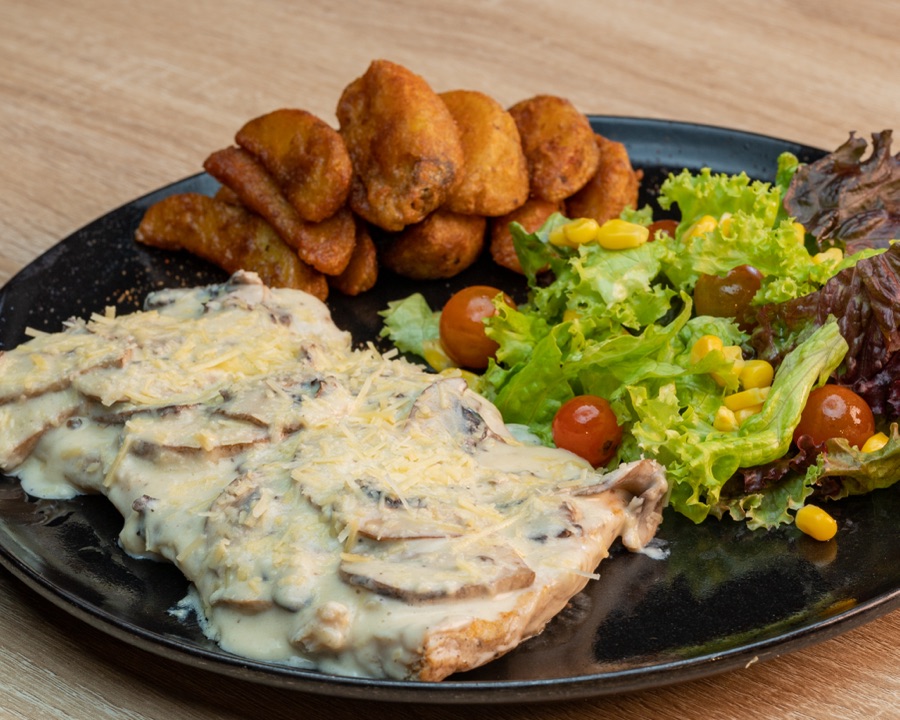POLLO EN SALSA DE CHAMPIÑONES